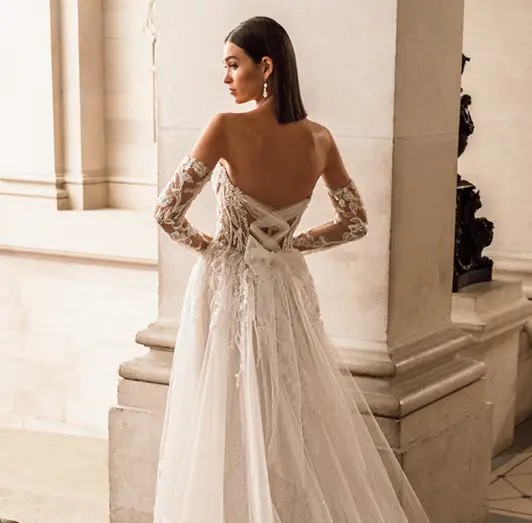 Elysee Trunk Show Main Image