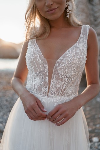 Dama Couture Style #Dandelion #4 Ivory/Nude thumbnail