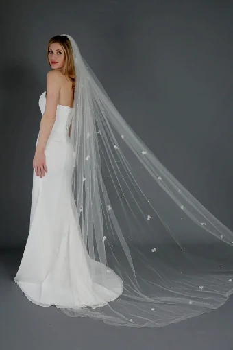 Nieve Couture 3D Flower & Pearl Scatter Veil (Single Tier) | NV331 #0 Ivory thumbnail