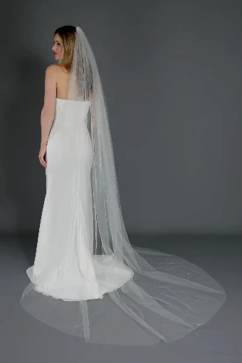Nieve Couture Graduated Pearl Scatter Veil | NV340 #0 Ivory thumbnail