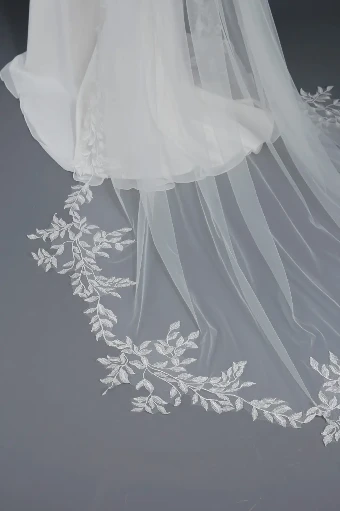 Nieve Couture Lace Leaf Edged Veil (Single Tier) | NV362 #1 Ivory thumbnail