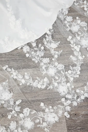 Nieve Couture Botanic Lace Train Veil | NV387 #1 Ivory thumbnail
