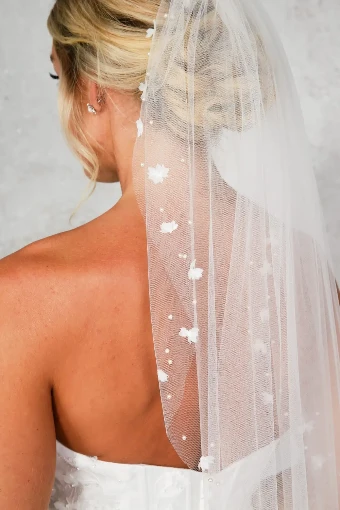 Nieve Couture Delicate Petal Edge Veil | NV388 #3 Ivory thumbnail