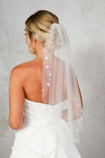 Nieve Couture Delicate Petal Edge Veil | NV388 #1 Ivory thumbnail