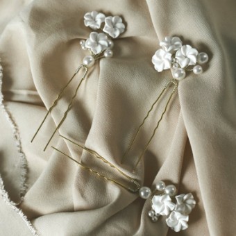 Arianna Bespoke Style #Porcelain Flower Hairpins x 3 ARP719IVSI #0 default Ivory thumbnail